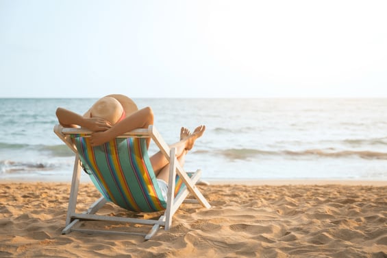 Holiday_beach_lady_relaxing_min