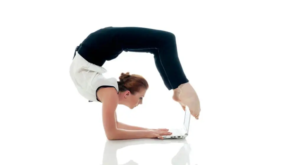 Lady working flexibly on her laptop