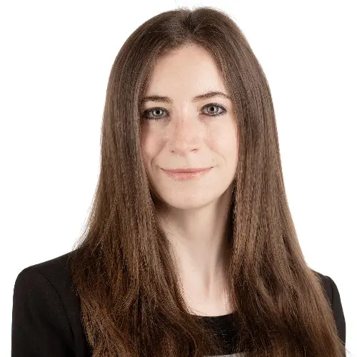 Tessa Robinson - Senior Associate Lawyer at Outset & Breathe's employment law expert